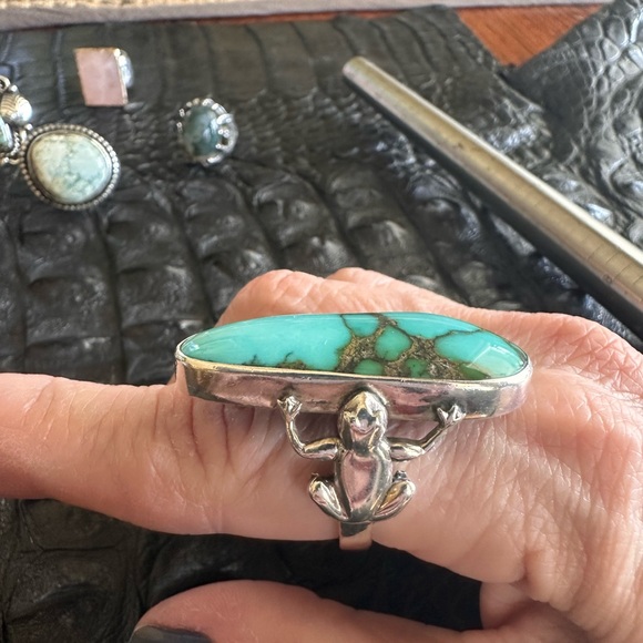 Turquoise and Sterling Silver Statement Ring - Picture 5 of 11
